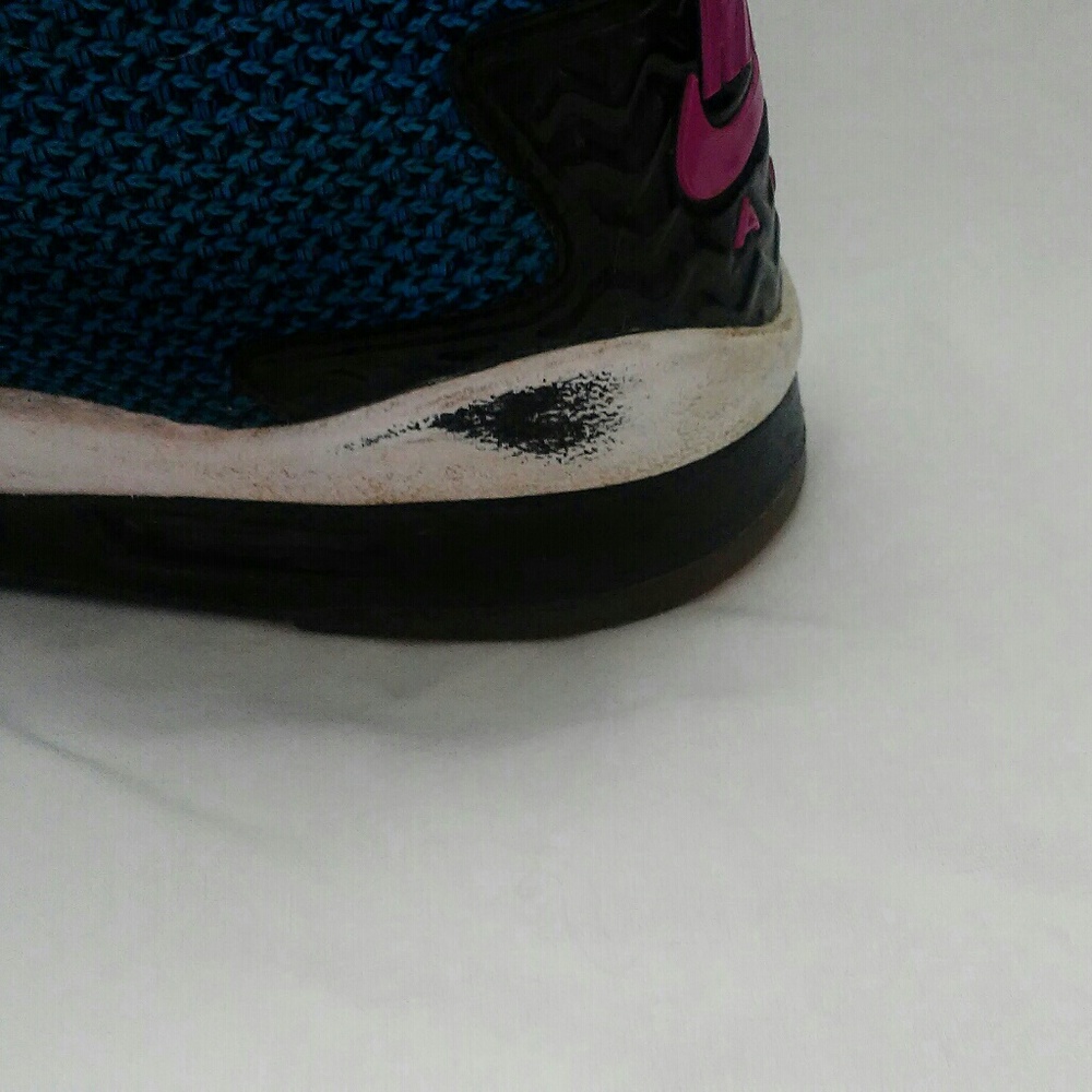 Nike Air Jordans - Picture 5 of 7